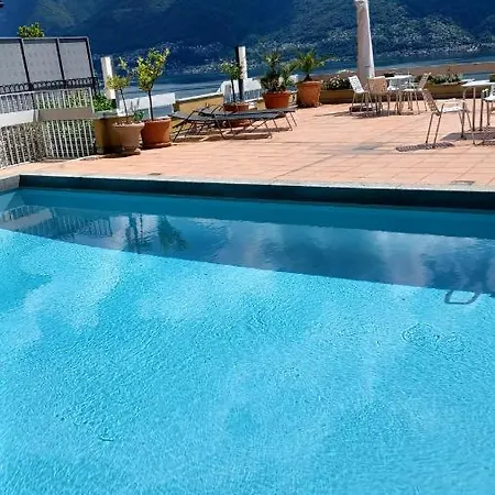Sollevante Mit Pool Und Fantastischem Seesicht Daire