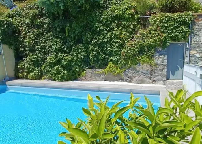 Sollevante Mit Pool Und Fantastischem Seesicht Apartment