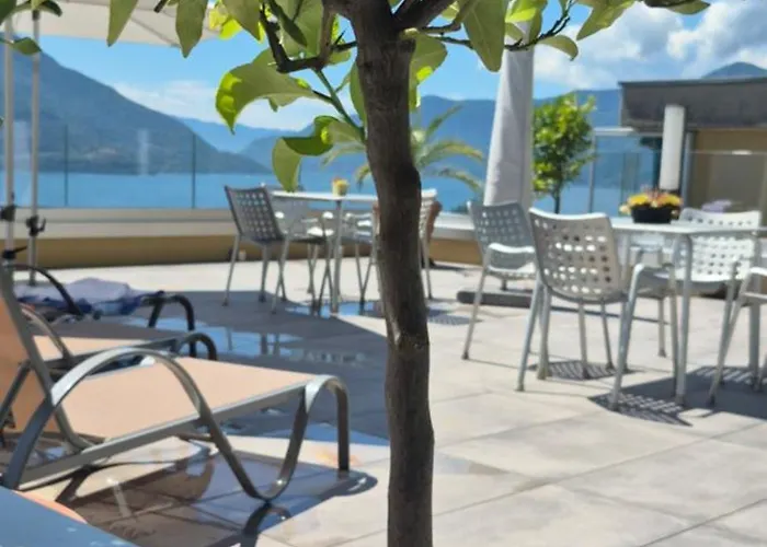 Sollevante Mit Pool Und Fantastischem Seesicht Apartment